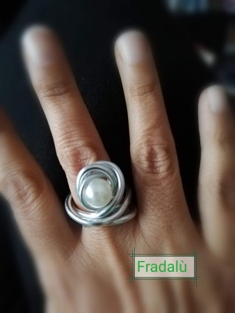 Anello onda con perla 
